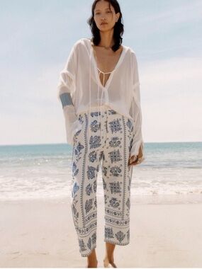 Zara Cream and Navy Floral-Print Pants
